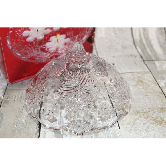 Mikasa Crystal Floating Candles Votive Bowl, Snowflake Melody Footed w 3 Candles - Picture 2 of 7